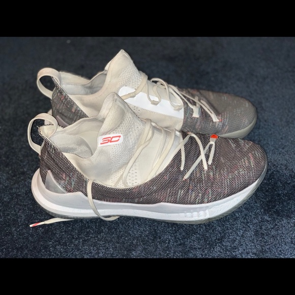 Steph Curry - Picture 2 of 4